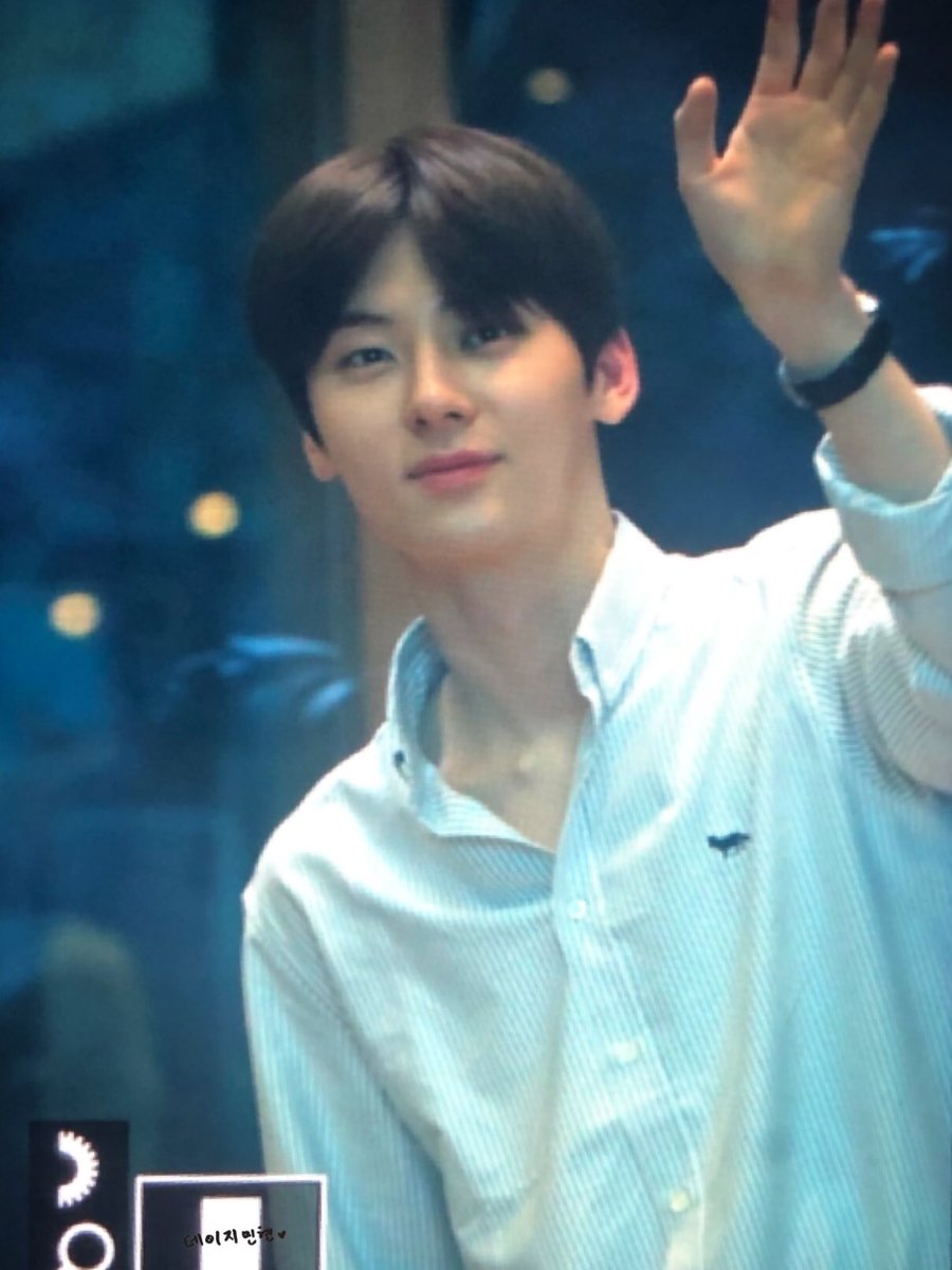 daisy_MinHyun's tweet photo. 190501 #뉴이스트 #민현 #황민현 https://t.co/FxwBDb5ouw