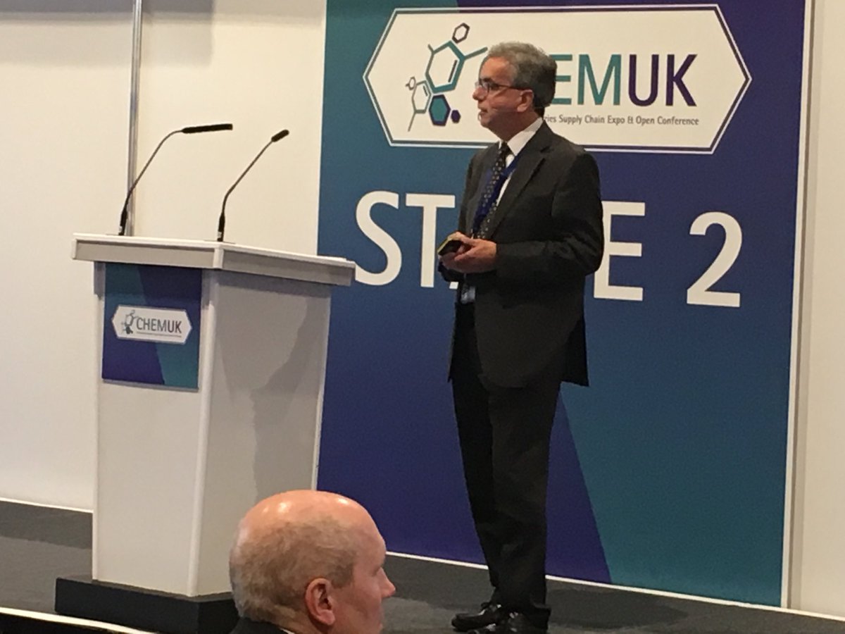 durhamjag's tweet photo. Chemicals specialist ⁦⁩ John Moss discusses ⁦@tradegovuk⁩ support for UK businesses ⁦@chemukexpo⁩. Over 170 exhibitors at the inaugural event in Harrogate #ExportingisGREAT https://t.co/2lEgXFcdns