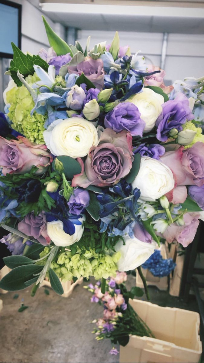 Happy Wednesday 🌸 #teamlove