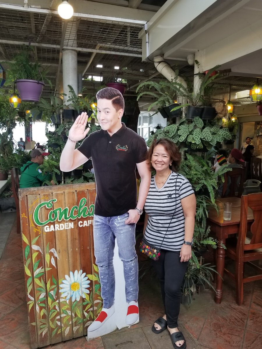 Lovelynmailom's tweet photo. @guaxiailing @conchasgarden Happy anniversary ❤️😍see you next year @aldenrichards02 https://t.co/LnGkl4YFmz