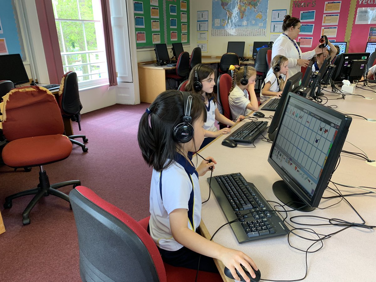NDS_COMPUTING's tweet photo. #Year2 #composersatwork #musictechnology @purpleMash #2Sequence https://t.co/gg7ssIZ0sB