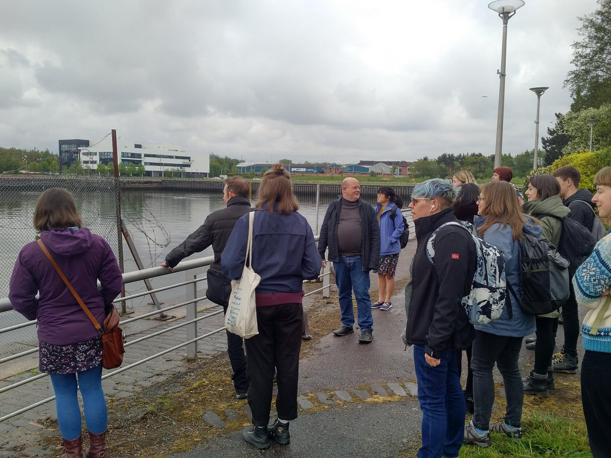 Boredom_Project's tweet photo. Out for a psychogeographic walk through Govan. #uwsspringmethods https://t.co/G4bMWRBmHi