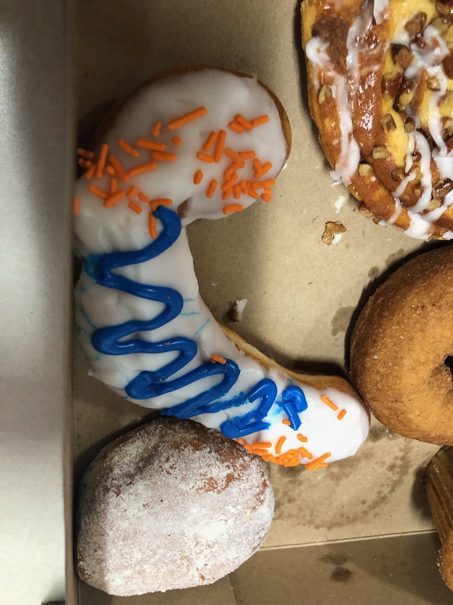 Islanders hockey stick donut from Glenn Wayne Bakery #Isles