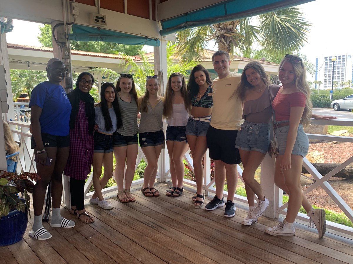 FSHDECA's tweet photo. Having an amazing time in Orlando for ICDC 🌞🌞 Congrats to everyone who competed on Monday, y’all did great !! Who’s already excited for Nashville ??👀 https://t.co/IvPED5MxAx