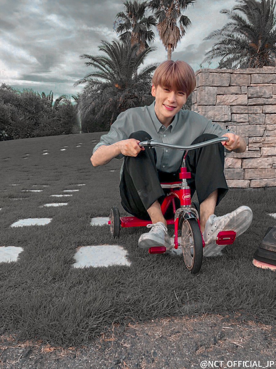 captseungwoo's tweet photo. Edit photo ala ala monokrom 
(lightroom preset)

A Thread https://t.co/dG70kijW08