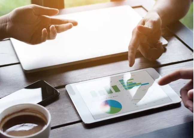 hashblu's tweet photo. #ProTip: If driving customers is your ultimate goal, then maintaining your existing ones is equally important.
#Metrics #SaaS #Stats #UK #Customers https://t.co/XfoJlYJlz4