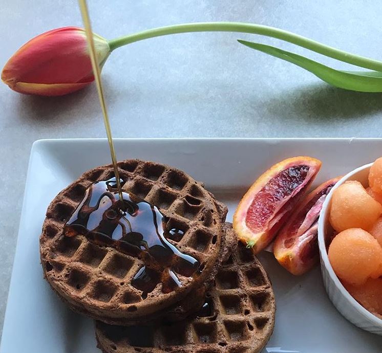 LiveGlean's tweet image. Mother's Day is just around the corner so we are here with a little #recipeinspiration to help you make it a special day for the #mom in your life. 🙋💆  We are talking about the perfect #breakfast in bed recipe by @plantedfamilies liveglean.com/blogs/recipes/…