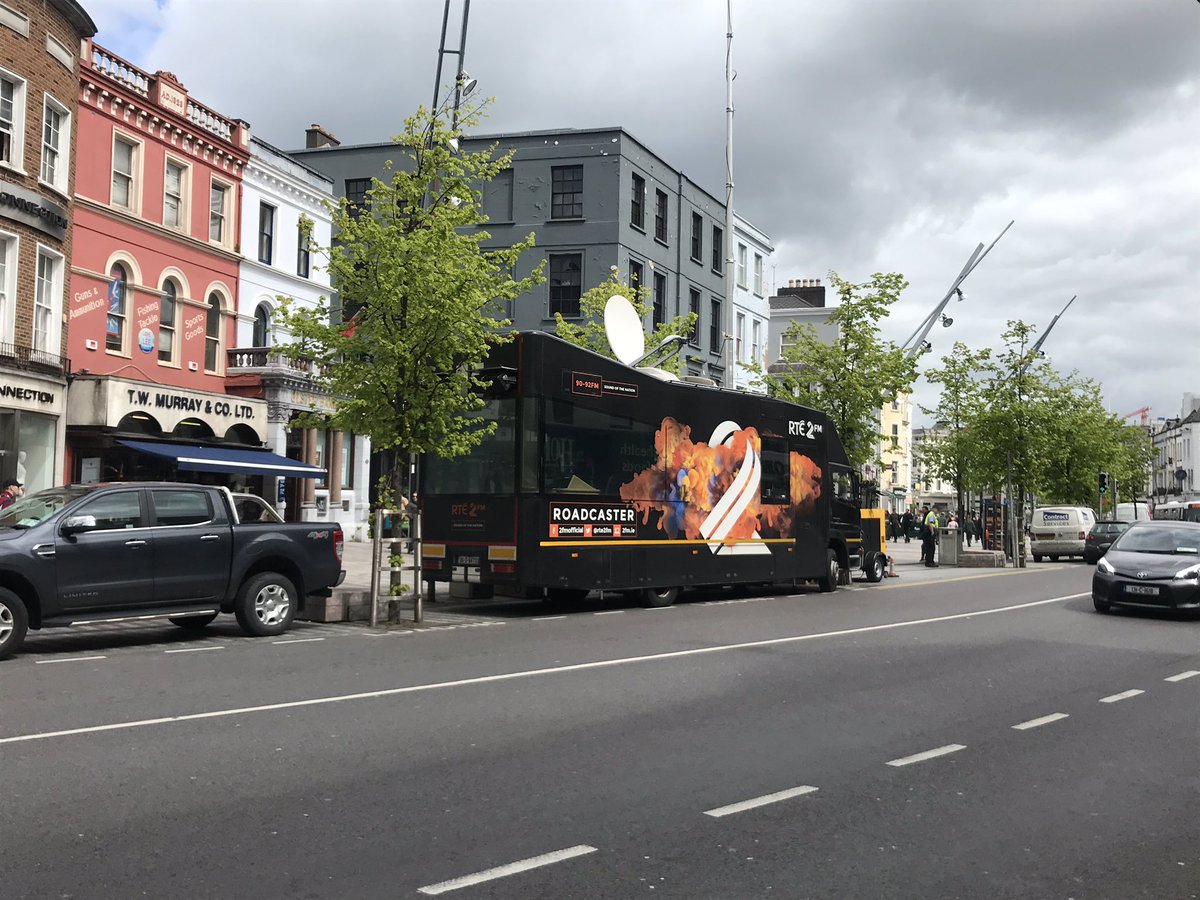 MeadeSuzie's tweet photo. Welcome to the real capital @RTE2fm ! #Roadcaster #SpottedInCork https://t.co/6kwjYvsZX1
