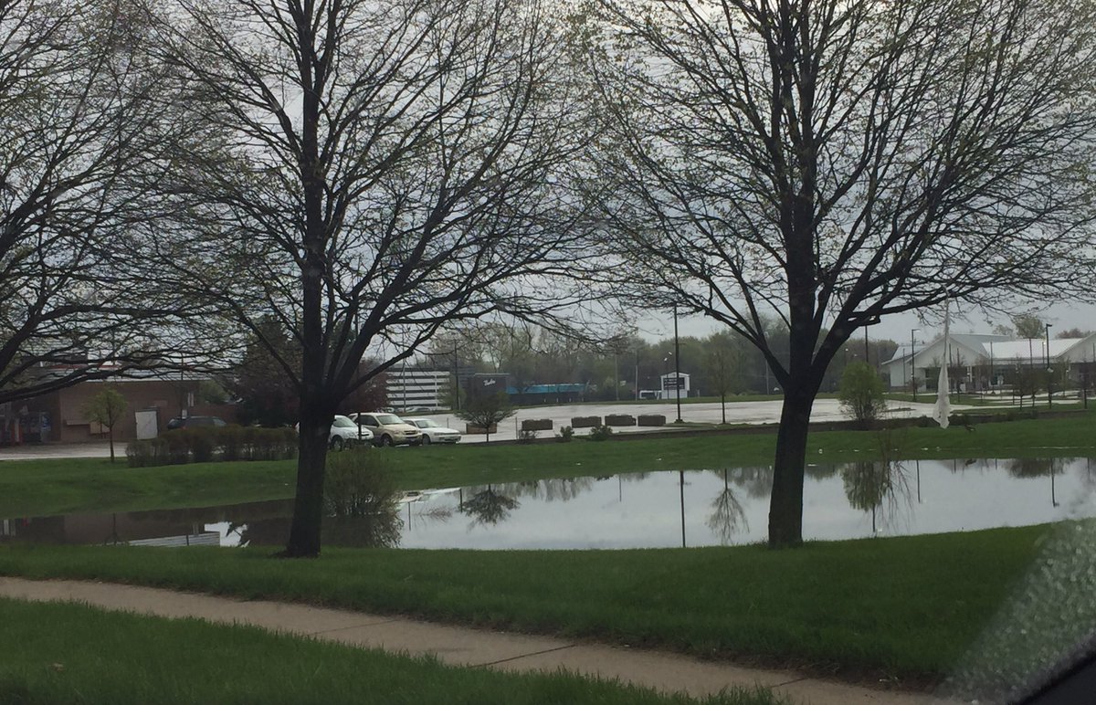 CCIWCommish's tweet photo. For a week with 7 conference championships scheduled, these are not the scenes I want to see during my morning commute. #sunneeded #commishlife https://t.co/k6WekXdq7z