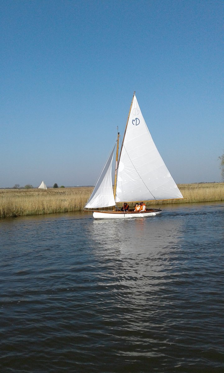 marthamboats's tweet photo. This Bank Holiday Weekend & Monday (04-06 May 2019) sees the #Horsey Mere Open #Regatta. A lovely friendly Regatta. a great way to get into #sailing & #racing on the #Broads! @marthamboats we have #yachts & #halfdeckers available to hire for this #event!
#broadssailing https://t.co/QEFNINxEuR