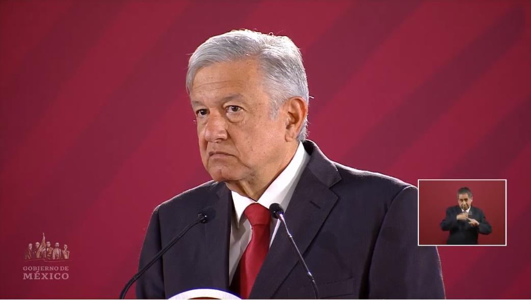 lopezdoriga's tweet photo. "Y faltaron dos o tres senadores del movimiento liberal. Yo espero que para la próxima estén presentes y de esa manera se logre la aprobación", añade López Obrador sobre la Reforma Educativa. 

EN VIVO: https://t.co/2x8eOFrrW5 https://t.co/TxbNB0hqFS
