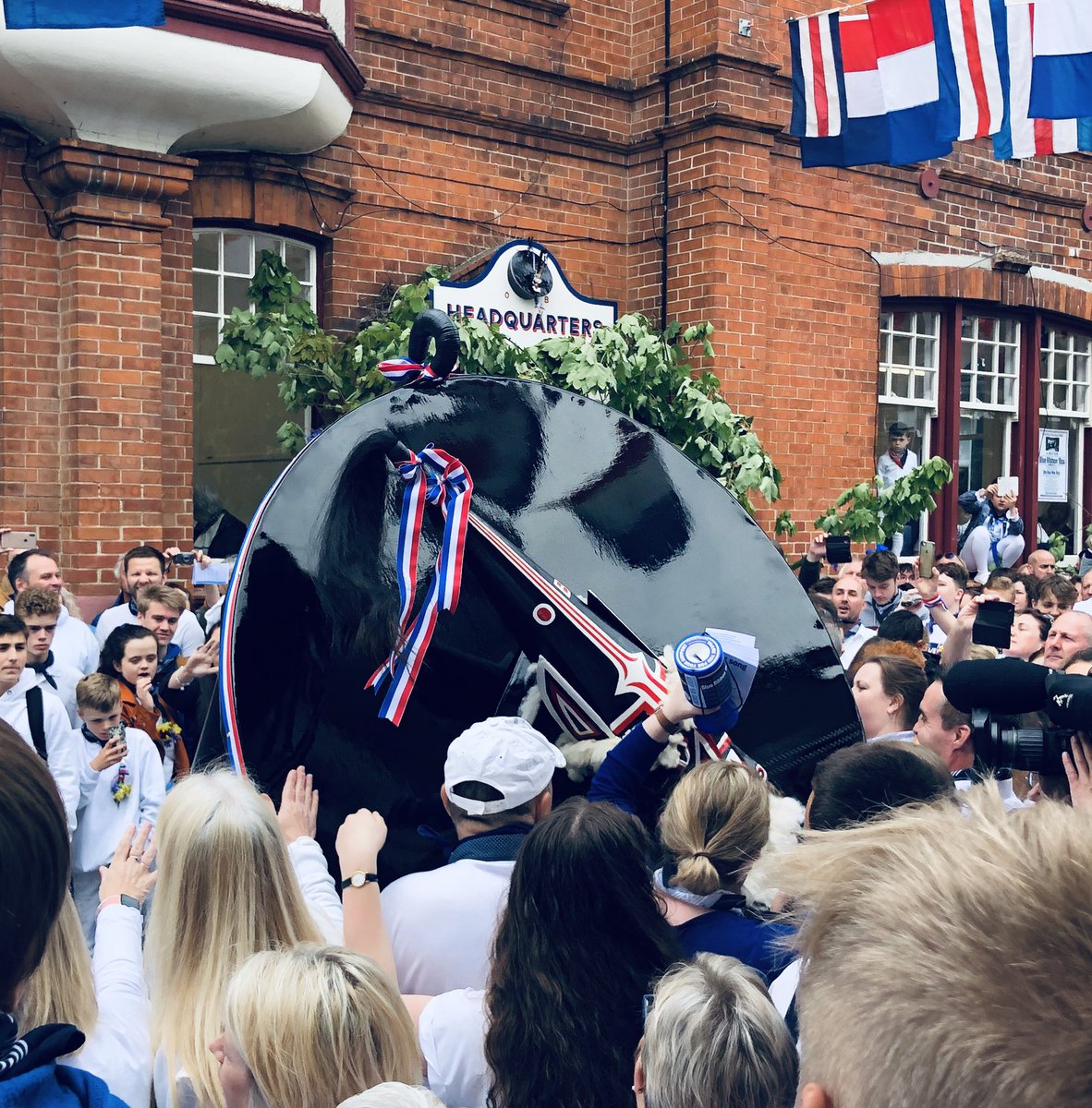 tweetTimHubbard's tweet photo. Well done to the #BlueOss team for brilliant crowd management and general organisation this morning. (Particularly getting a circle of only people in #whites for the #Oss to dance in at 10.00.) The best singing and dancing in ages as a result. 
@ObbyOssPadstow https://t.co/Vbjue4aS79