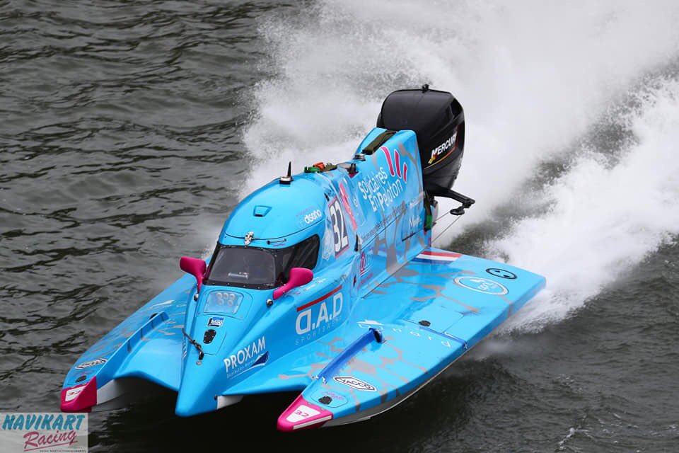 Stéphane vient de prendre son relais pour terminer la course à 16h00.
Toute l'équipe est fière d'avoir courue sous les couleurs de l'ARSEP  Solidaires en peloton , pour vaincre la sclérose en plaques. @FondationARSEP #navikart #24hrouen #32