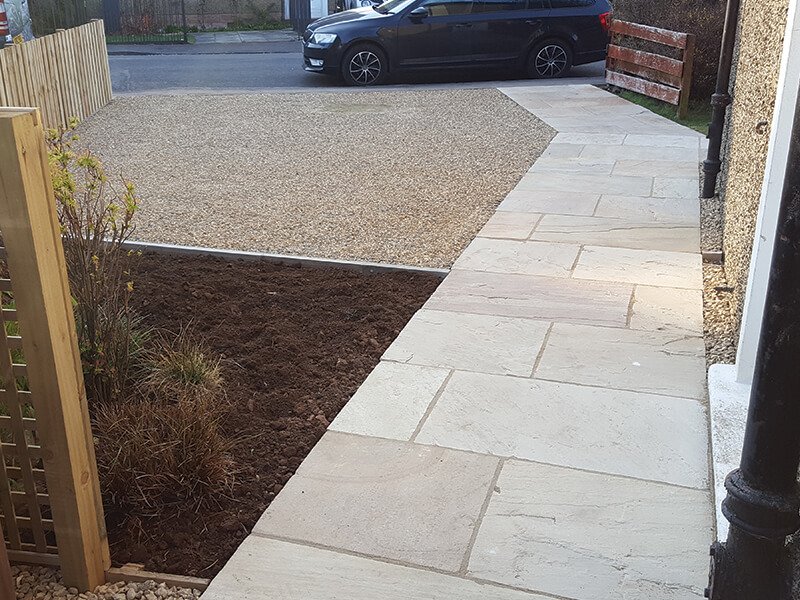 EcoGridLtd's tweet photo. Our #E40 range being put to perfect use by GB Landscapes in another house drive way project, complimented with a paving pathway.

What else is EcoGrid Permeable Paving typically used for? Find out at https://t.co/ICgxlHtAJF.

📷: GB Landscapes https://t.co/mgwY1ZocnA