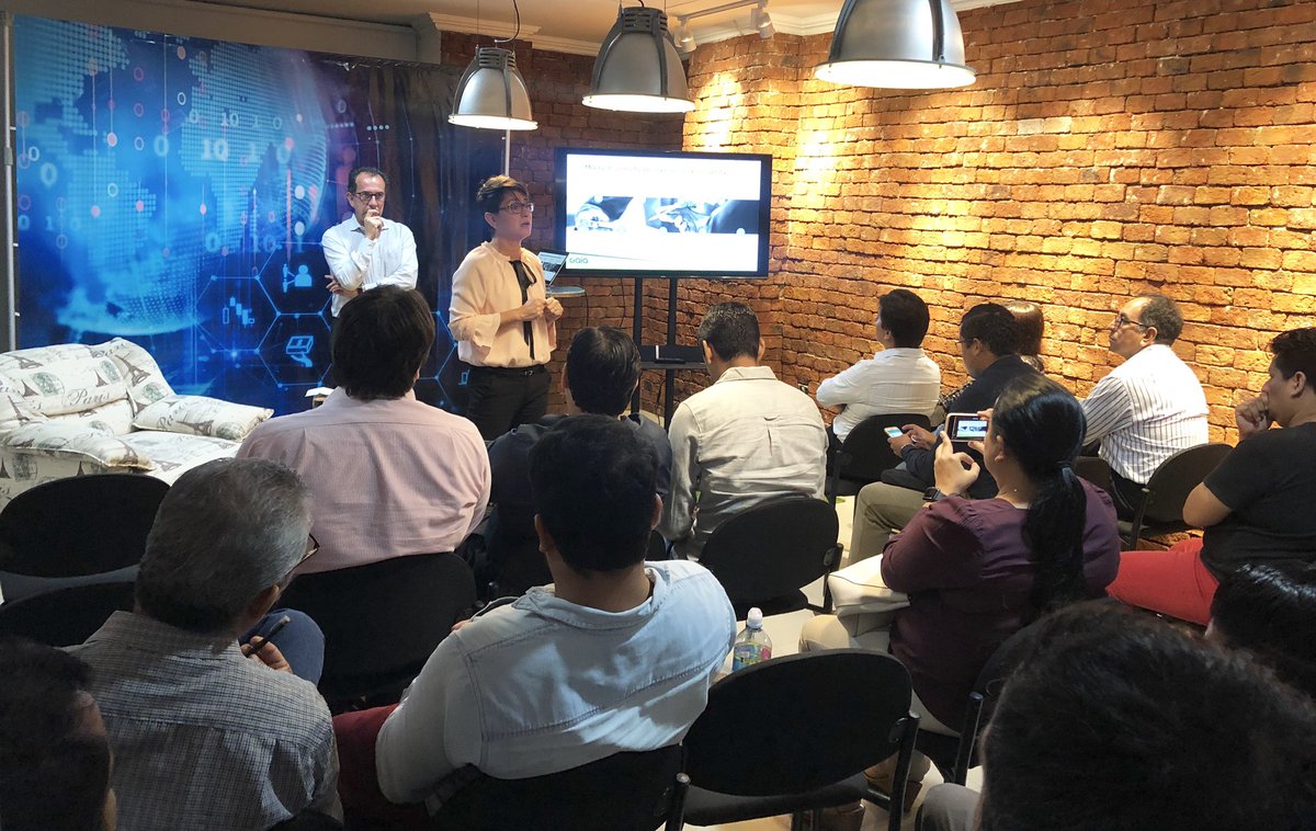 yeseniatorresp's tweet image. Nuestro after co-work de Robótica de Software del miércoles pasado. 45 personas de empresas y profesionales independientes asistieron. ¡Gracias por venir! Gracias Gaia Consultores, por su magnífica participación. #Robótica  #RoboticSoftware #Coworking #Guayaquil #AsertivaLab