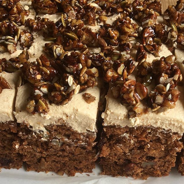 New vegan carrot cake !
#pecans #almonds #cranberries #carrot #speltflour #carrotcake bit.ly/2JdCyOd