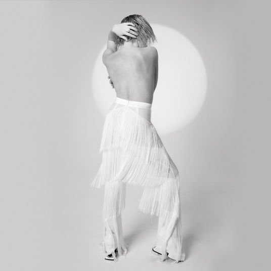 Trackwave1's tweet image. #CarlyRaeJepsen 's new album #Dedicated comes out May 17, 2019! Tracks Julien, No Drug Like Me, Now That I Found You, and Party For One are out now! Listen here: trkwave.com/album/carly-ra…