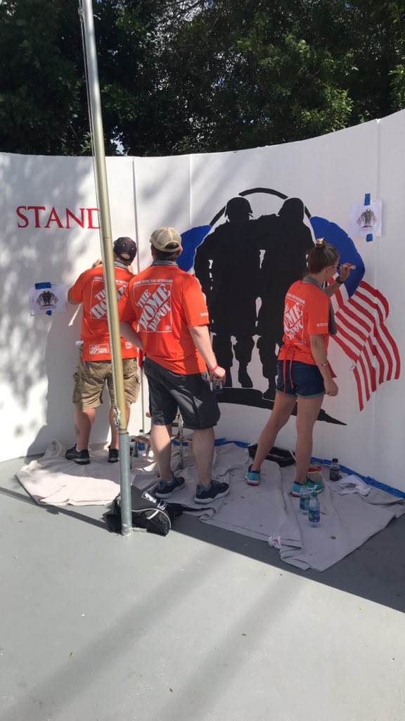 tparmstrong's tweet photo. #choosetoserve, #givingback, #homedepot https://t.co/jExRJq5mm6