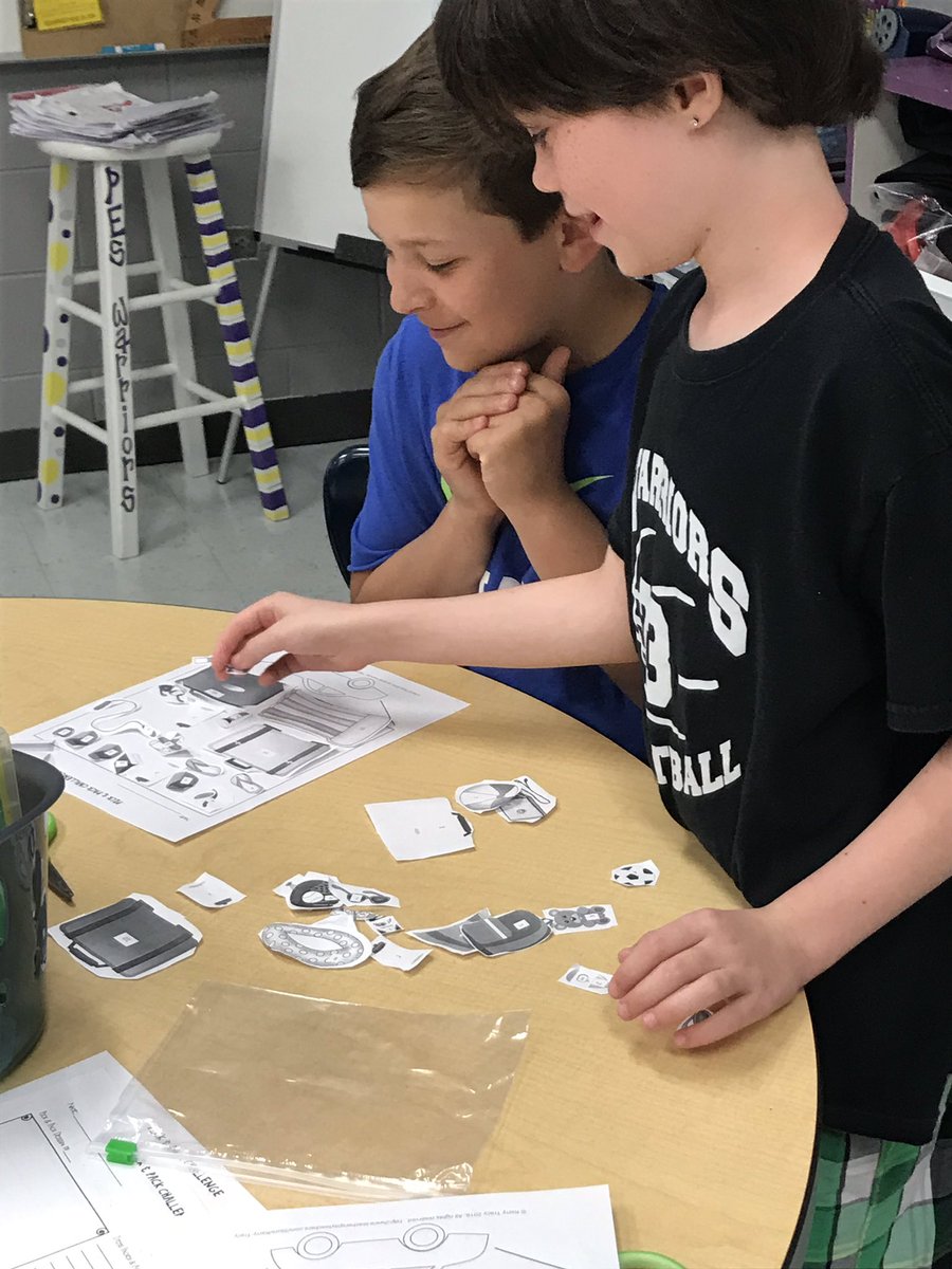 CaseyGoodwin52's tweet photo. Going on a road trip this summer?? My 4th graders are becoming experts in packing today! #STEMintheclassroom #lifein4th @PhillyWarriors https://t.co/RYpjLMzbNO