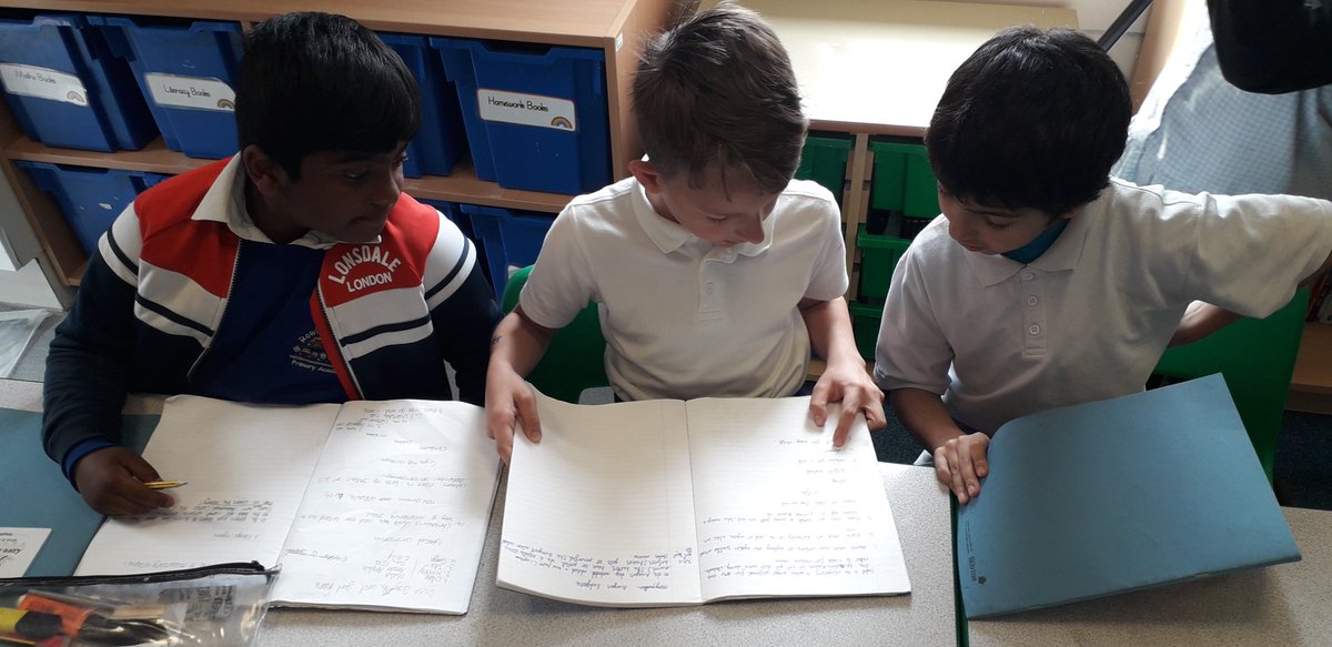 Rowlatts_TMET's tweet photo. Year 4 are sharing all they have learnt about how different religions welcome new life into the world #rhre #sharing #collaboration #learning https://t.co/t9y6RaoZrJ