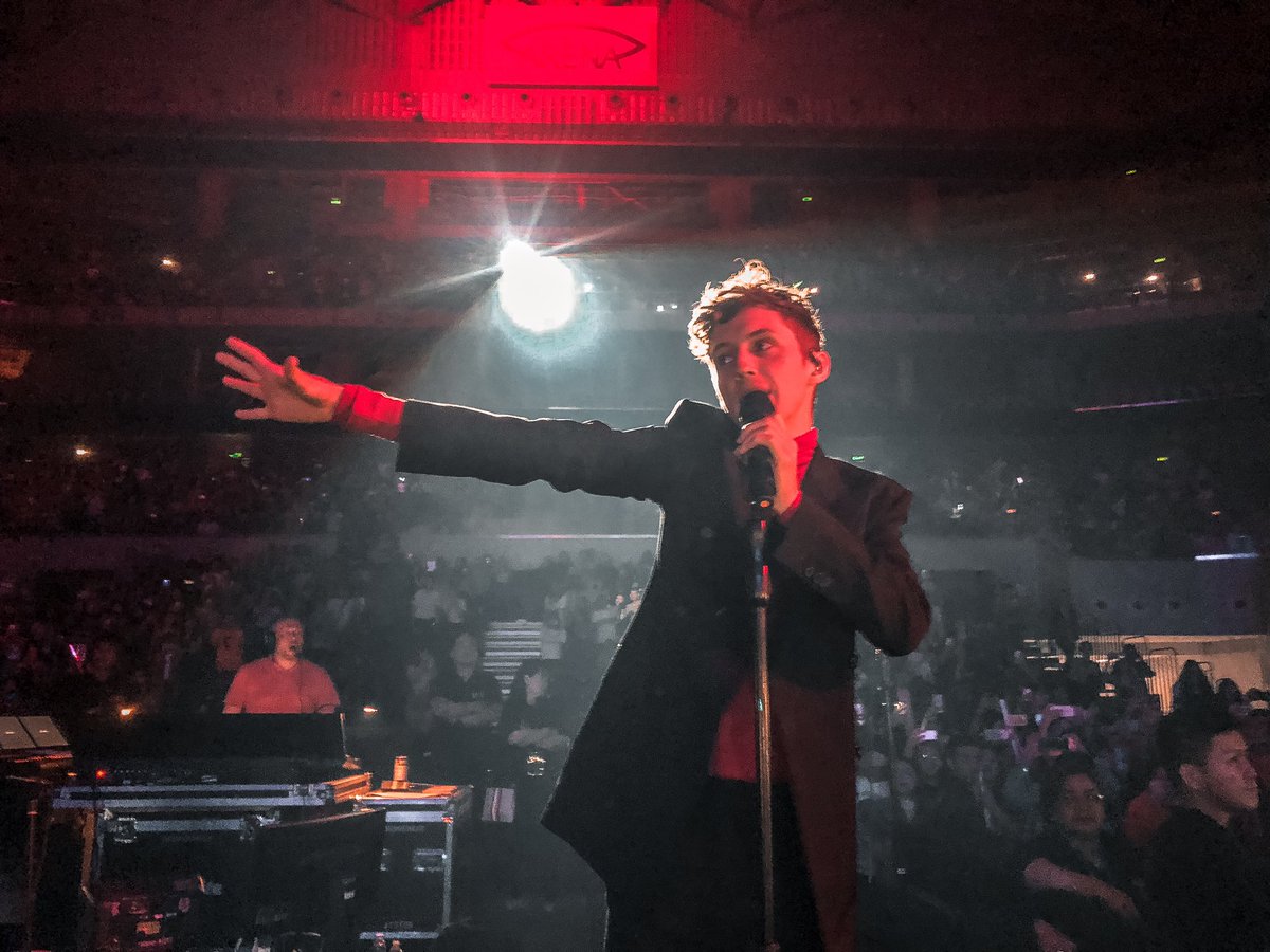 TristanNodalo's tweet photo. LOOK: @troyesivan conquers Manila concert stage tonight @cnnphilippines #thebloomtourph #MMILive https://t.co/5sErmA6ii4
