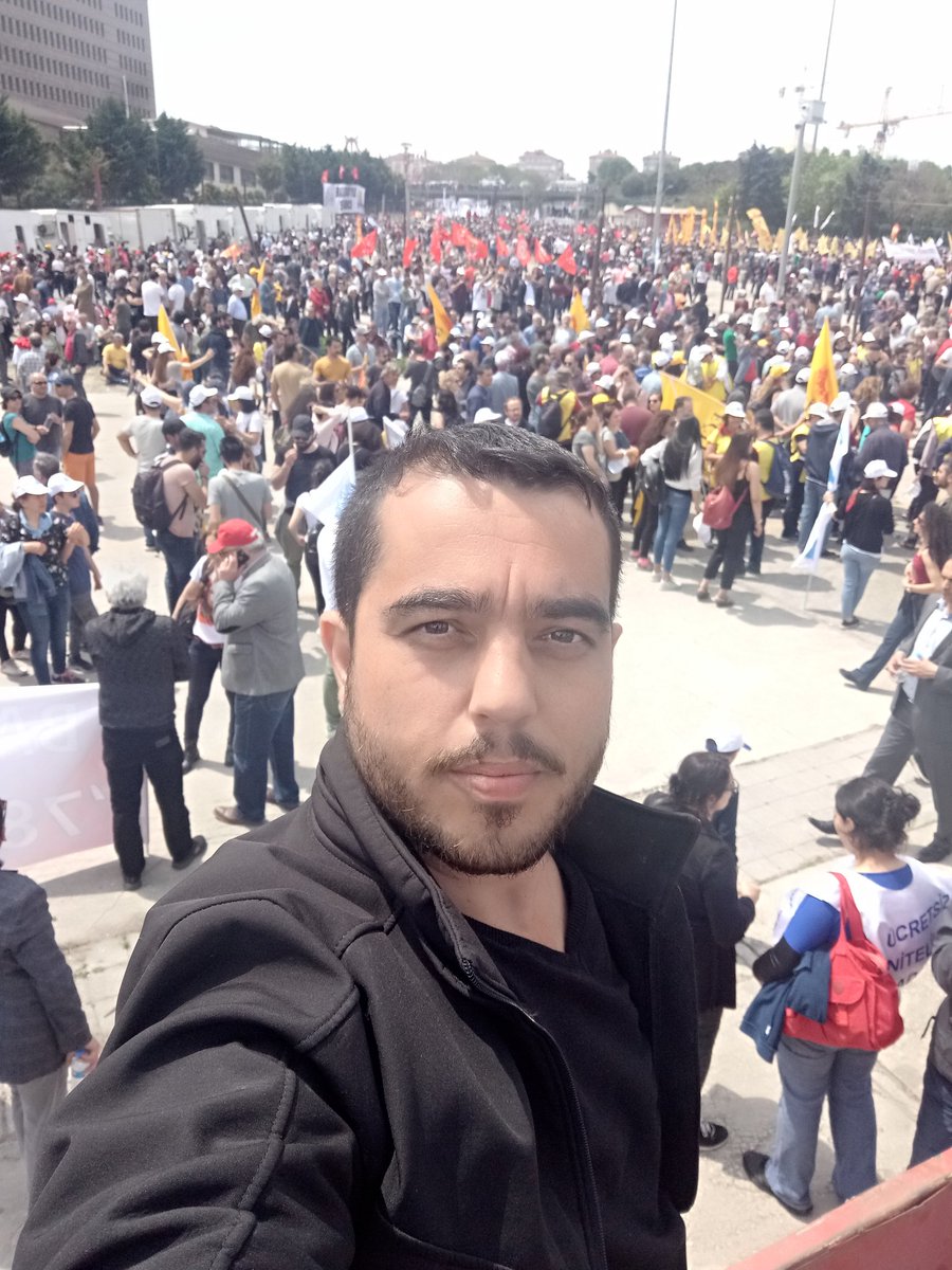 bglimacir's tweet photo. #1Mayıstayim yaşasın 1mayıs✊💪 https://t.co/ycffS7ZQxC