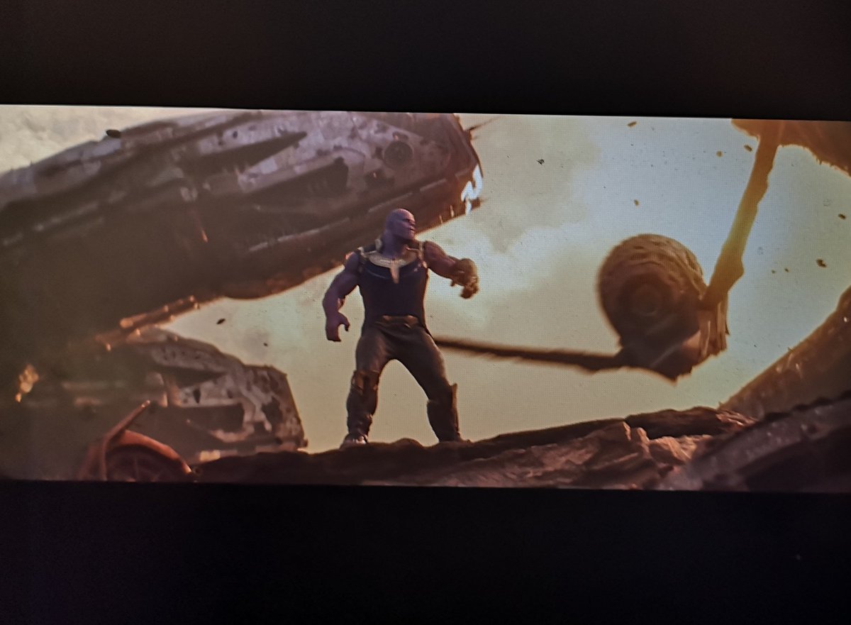Lewismovi's tweet photo. Is this a very big fail of Endgame? I think Tony and Nebula aren't in the same ship of Infinity War, but at the beginning of Endgame, they say they are...
The ship looks pretty different I think.

#Endgame #AvengersEndgame #Avengers #AvengersEndame #Vengadores #fail #ship https://t.co/jKwViY79aQ