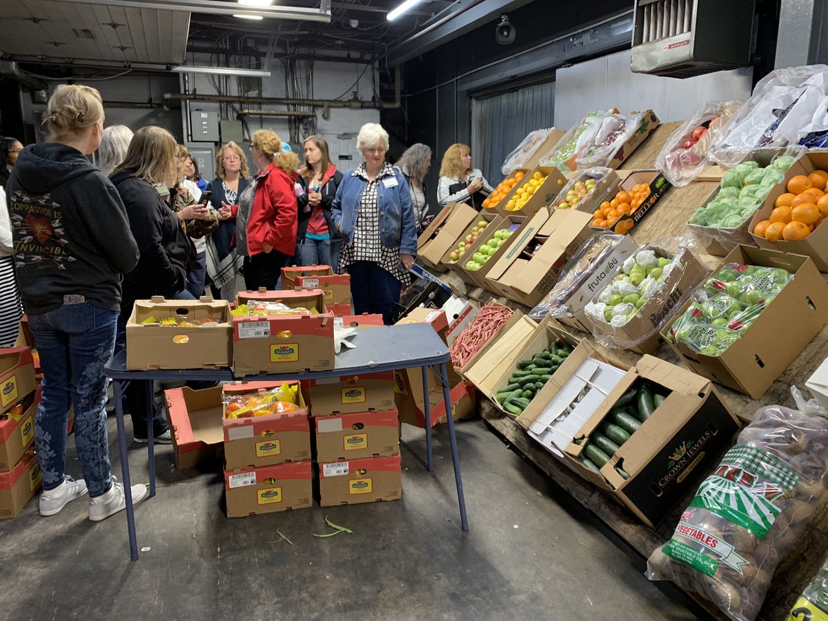RussKait's tweet photo. @USDANutrition @USDA_AMS and #ProduceSafetyU talking #foodsafety at our first stop today. Thank you Holly for being such a great tour guide!#producemarket https://t.co/WB4NreOK7o