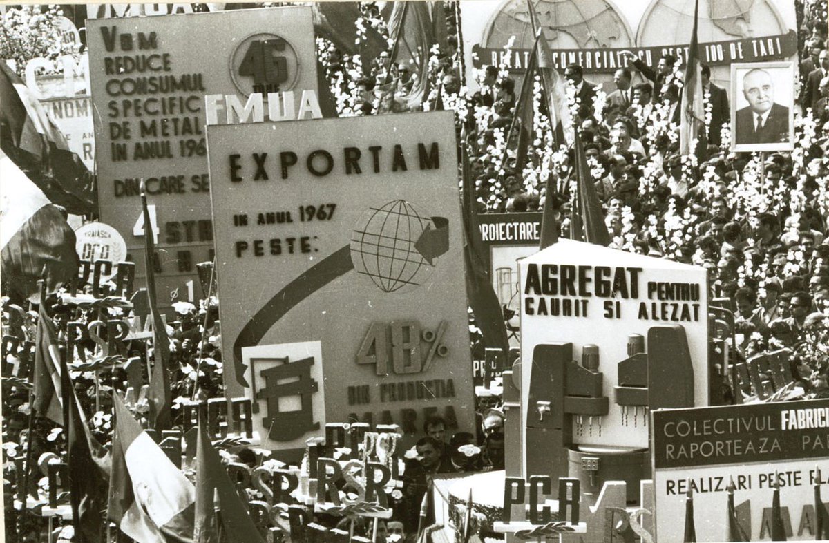 Bucharest, 1967. Romanians appear to have designed the heaviest  #MayDay signs in the world. (Btw, this is *not* an endorsement of Ceaușescu’s brutal regime, or really any regime on this thread). /6 #MayDay  #InternationalWorkersDay  #DiaDelTrabajador  #1Mayo  #1Mai