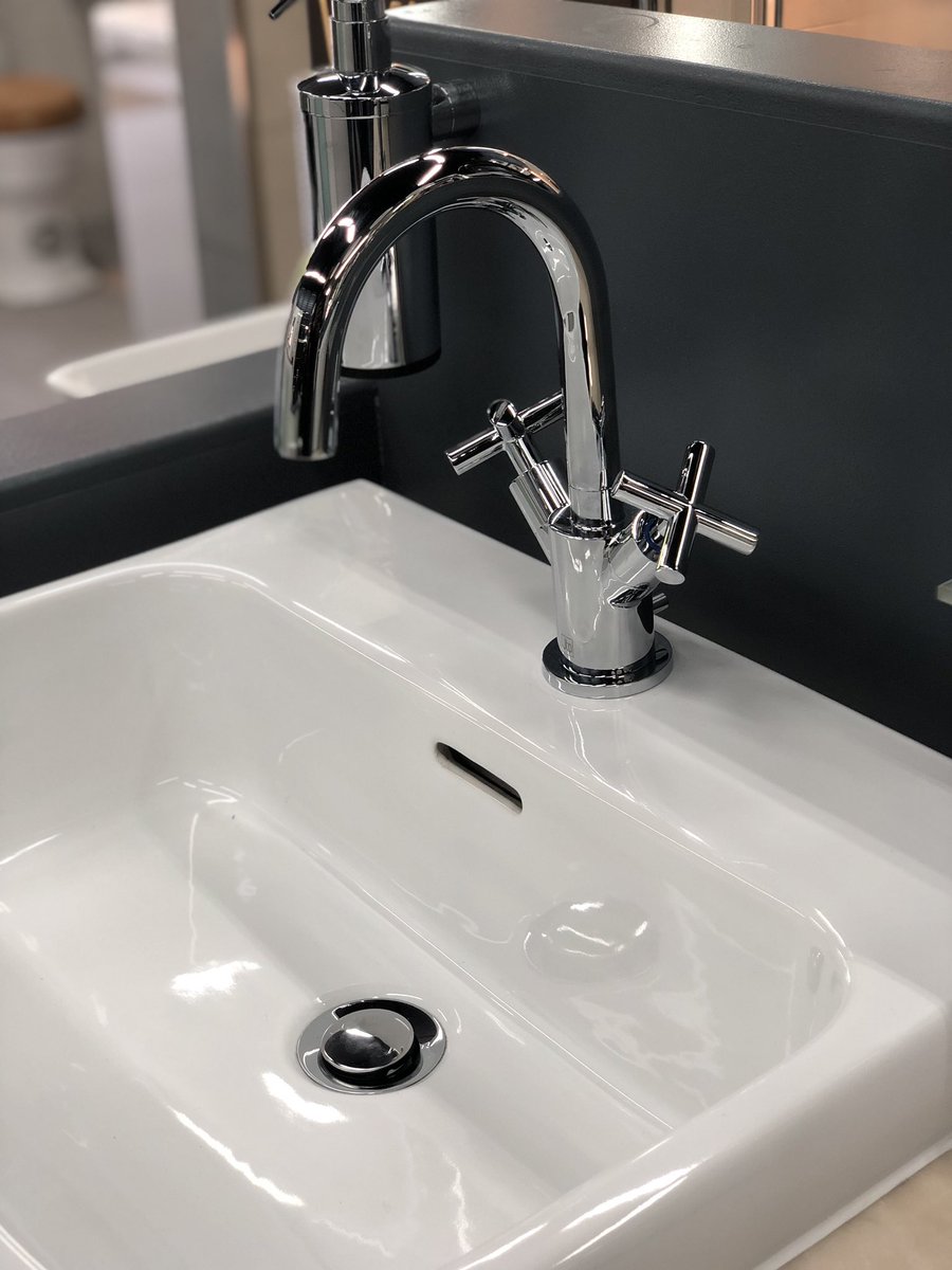 JustTapsPlus's tweet image. VOS Collection and Solex on display at @PotterPerrin 🙏🏽