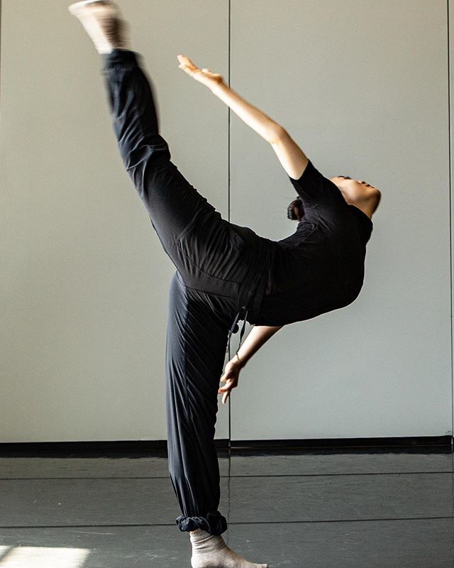 BSPdancearts's tweet photo. #danceofthediagram โSue-Namiโ ๐ #tsunami .
๐ธ by @devball .
.
.
@natmathfestival this Saturday! 2pm
#barkinselissenproject #mathematics #dancephotography #2019NMF #dancersofNY #movement #rehearsal https://t.co/v0M7r7tUEx
