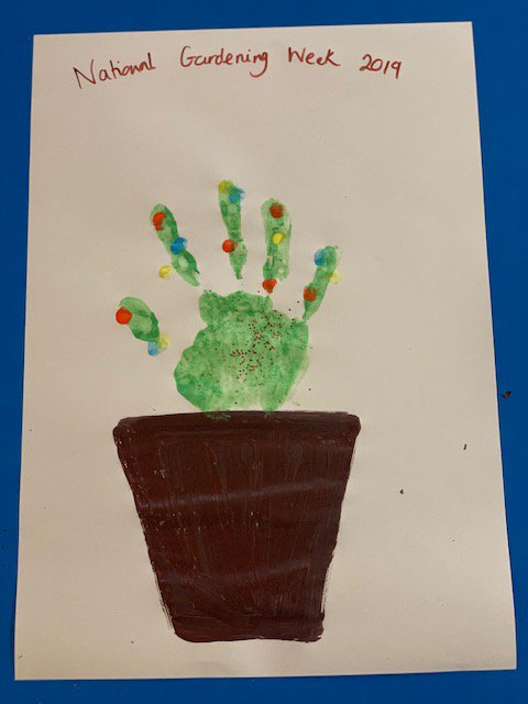 LloydParkCC's tweet photo. The Children and Family Centre have been busy joining in with this weeks theme of National Gardening week by getting messy with mud and hand painting. https://t.co/1fgE3Qpmgr