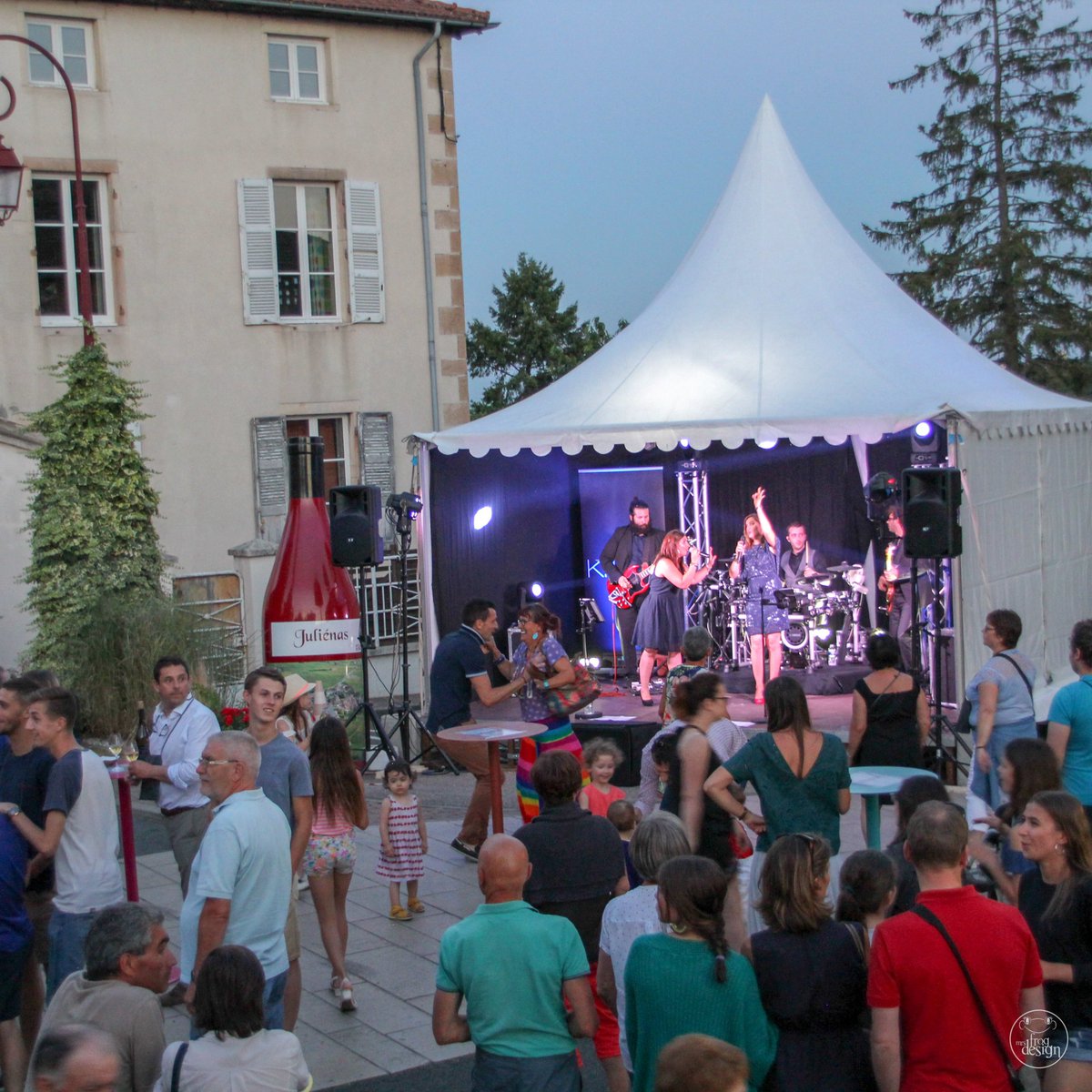 Fetedescrus's tweet photo. Vivement les soirées d'été à Juliénas !
#merci #sponsor #beaujolais #julienas #nuitsduvin #NDV2019 #tasting #degustation #musique #music #vin #wine #ete #summer #fiesta #fete #party https://t.co/hkXwykRAfJ