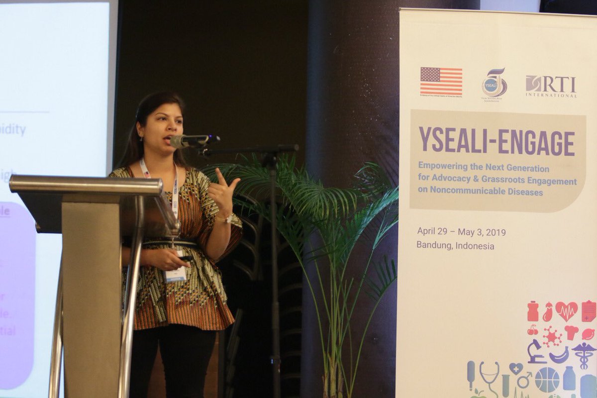 ishukataria3's tweet photo. Discussing the health systems perspective for #NCDs prevention and control at the #YSEALIENGAGE workshop with @yseali leaders from 11 countries of the ASEAN and Timor Leste. 

#beatNCDs #HealthForAll #Indonesiausa70th https://t.co/a2kpLohVjI