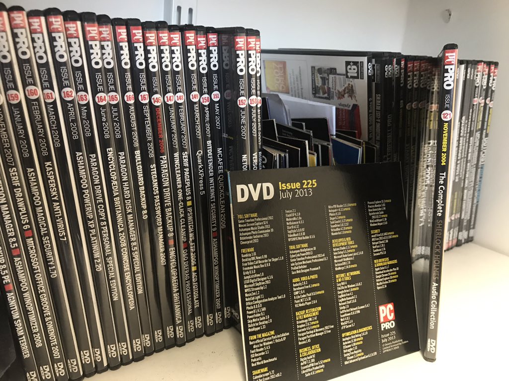 maxsendq's tweet photo. @pcpro Do I need to keep these anymore? I didnβt keep the floppy disks. But do have from 121 to 225 #longtimepro #NotAHorder https://t.co/W5sXxo9TPs