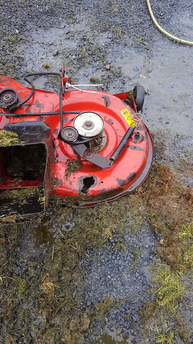 DonaldIslay's tweet photo. Challenging week servicing and fixing ready for #islays busiest month of the year for GTi.  The joys. https://t.co/YgBXpOISXa