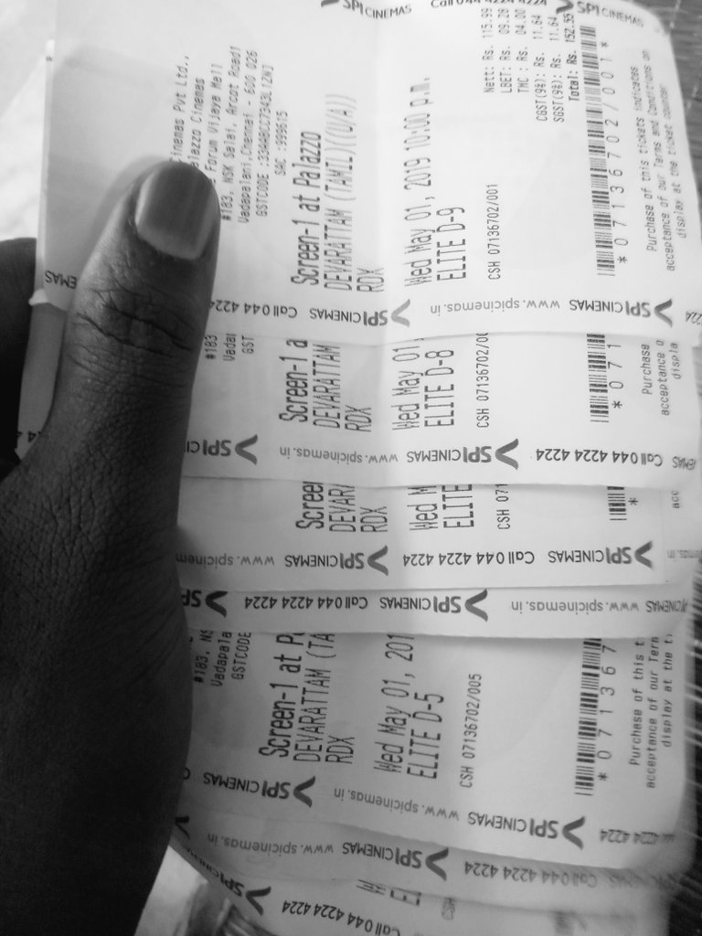 Pandiricky1's tweet image. Ticket la vankiyachu bro. we are ready to watch 😍😍 waiting leh veri aguthu🤩🤩 morattu celebration irukku.. @Gautham_Karthik and @mohan_manjima unga pair👌👌