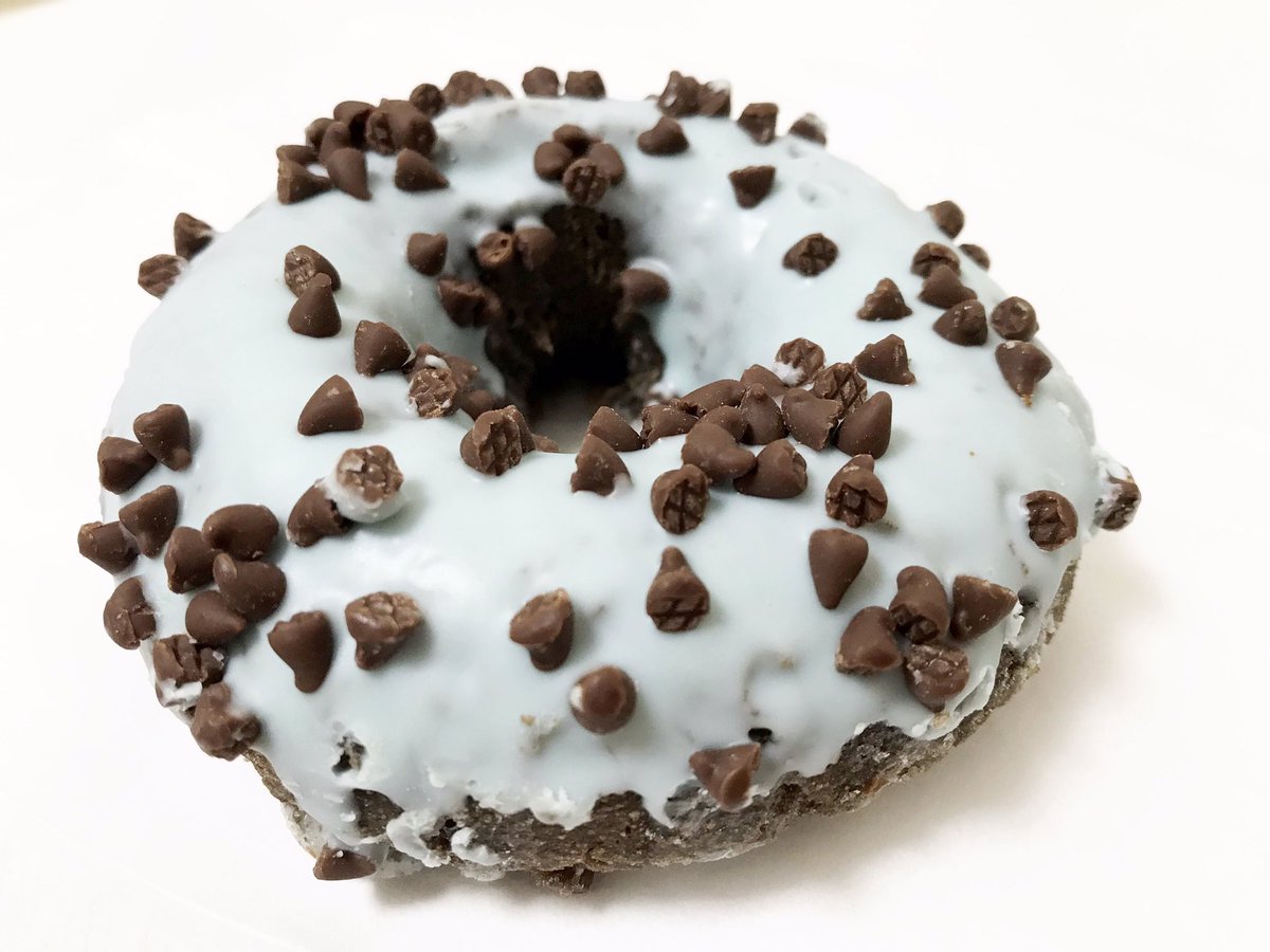 加奈森もなか お菓子 山崎製パン ローソン Lawson Bakery チョコミントドーナツ パッケージの顔みたいなのかわいいよねって記録