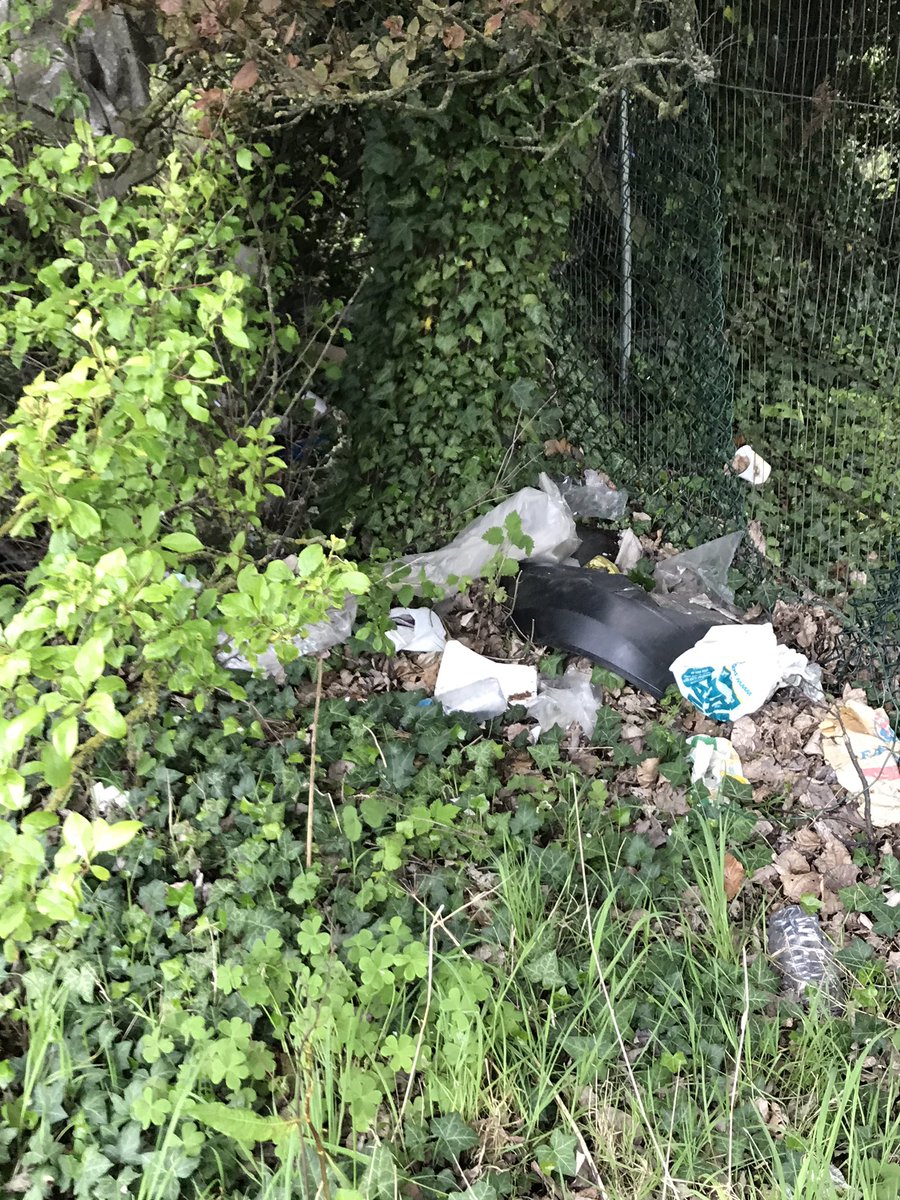 Trudibel's tweet photo. @Kent_cc @ThanetCouncil @DoverDC who is responsible for the verges off the highway around the A256 Ramsgate Road Just before the round about by BayPoint Leisure? Shame on whoever is responsible 🥵#environment #plasticpollution https://t.co/ibwIowiUYJ