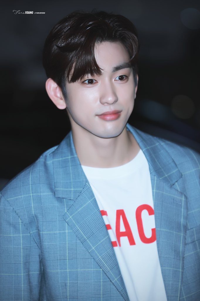 D5eHSZoUIAEMBXD.jpg:orig