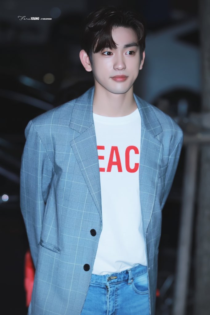 D5eHSafUwAAWGay.jpg:orig