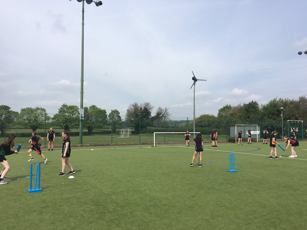 Miss Holt tweet media