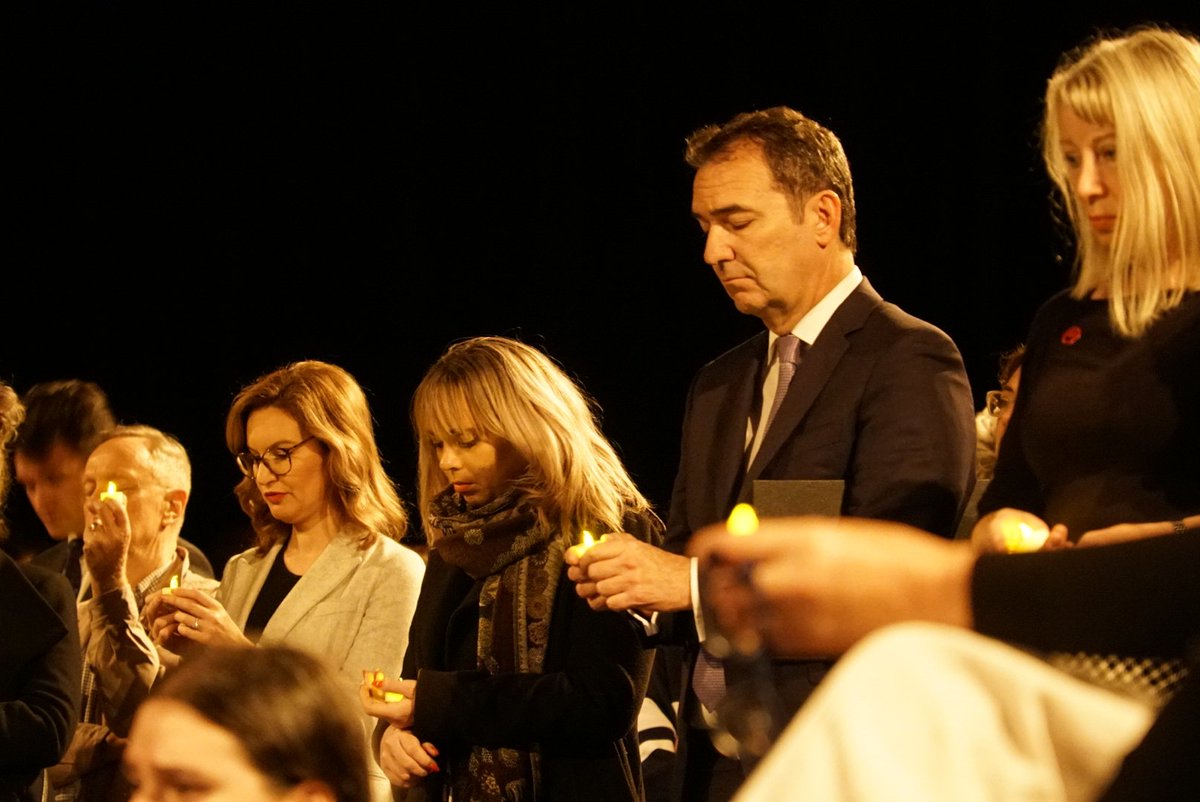 marshall_steven's tweet photo. A solemn evening to remember those people who have lost their lives to domestic and family violence. 

The gov't has introduced strong measures to tackle DV but to truly end it, we need every single member of our community to say no to violence &amp; sexism.
#VigilSA #StandByUs https://t.co/VaFQbs8awB