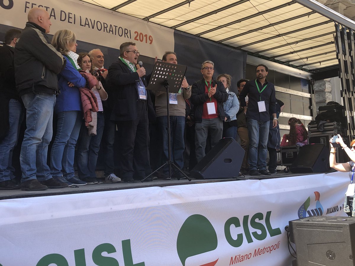 FimLombardia's tweet photo. #1maggio Ugo #Duci Segretario Generale @CislLombardia “Oggi è la festa di tutto il #lavoro, di tutti i lavoratori, perchè il lavoro non ha colore, non ha passaporto, è realizzazione umana e partecipazione di ognuno alla crescita della comunità” https://t.co/eH6qcJqzVi