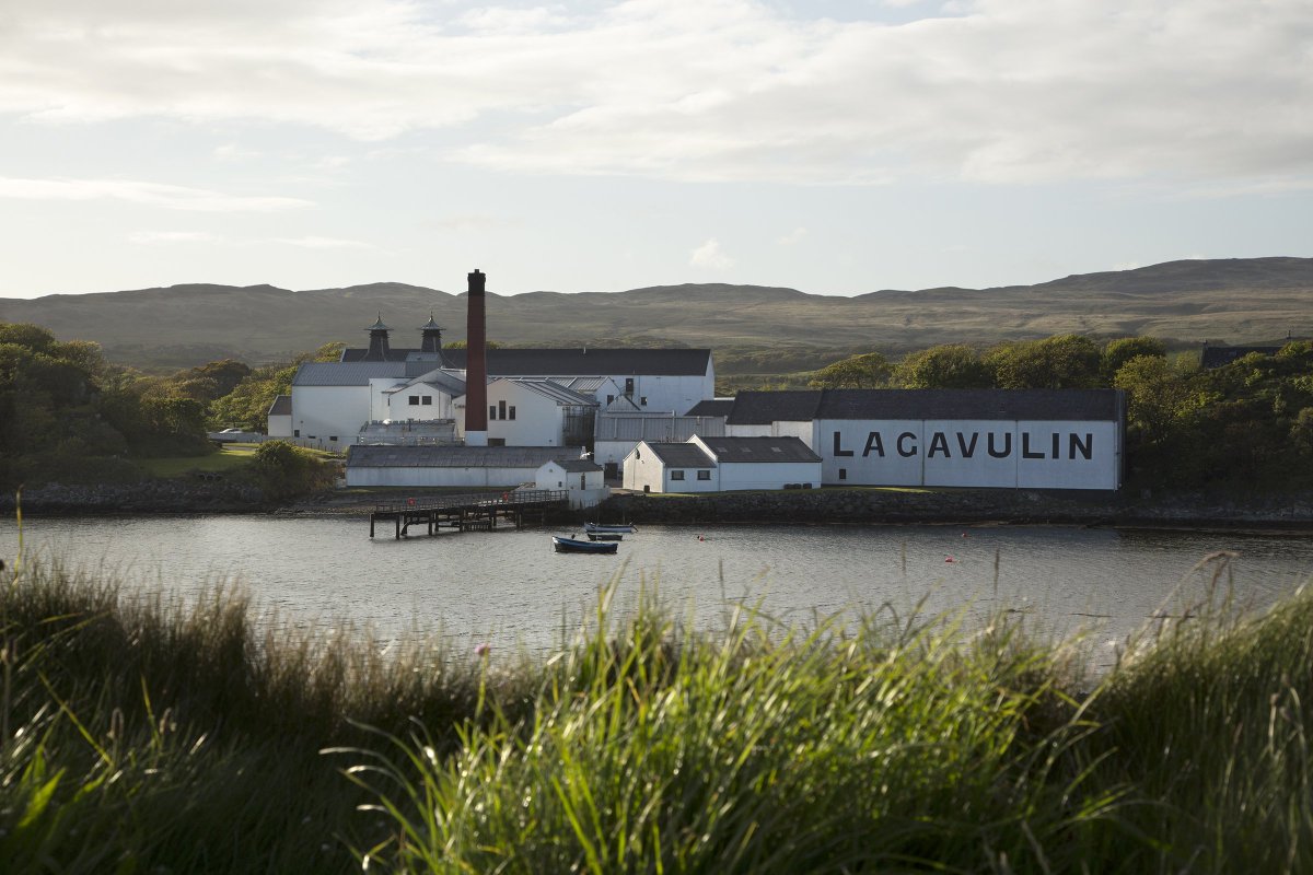 sailscotland's tweet photo. May is Scotland's national #WhiskyMonth - the perfect time to plan a dram-draining #LegendarySailing adventure to the distilleries of the West Coast! ๐ฅ
Find out more at https://t.co/1rge6fKMBM https://t.co/07LWbzEQ3G