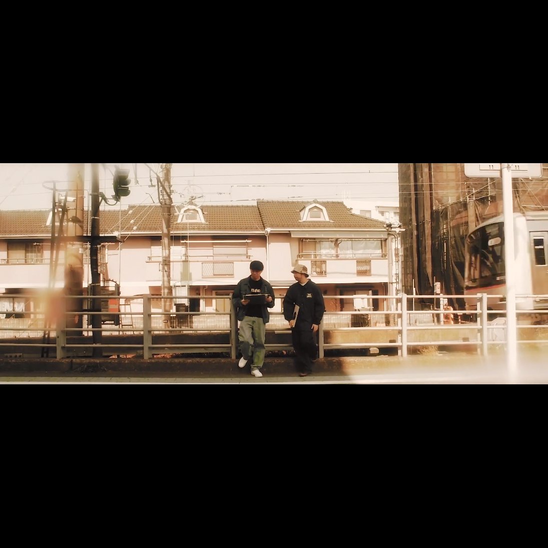 sneaholiks's tweet photo. STERUSSのCrime 6が新しいMVでSNEAの🍉Tやコーチ着てくれてます！
ありがたやー🙏
じわっと沁みる気持ちの良い曲なんで是非チェックしてみてください🔥
#steruss #snea #sneainsta 

https://t.co/866AlzDDel https://t.co/khy17PB3De