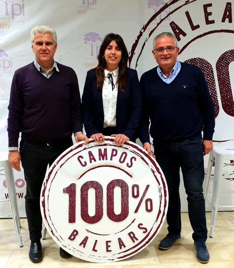 ElPi_IB's tweet photo. 💯 #100x100Balears
💥📸 @ServeraCati serà la candidata d'@ElPi_IB a la batlia de 🏛️ l'@AjuntCampos a les 🗳️ #EleccionsMunicipals. 🗣️💬 #Servera afirmà que vol potenciar «que hi hagi una farmàcia de guàrdia els 365 dies i una oficina turística a #Campos». Enhorabona, companys! 🙂 https://t.co/O9gaSARCDr