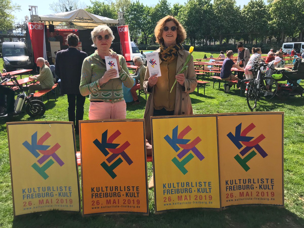 Schon früh morgens auf den Beinen auf dem Stühlinger Kirchplatz „heraus zum 1. Mai!!