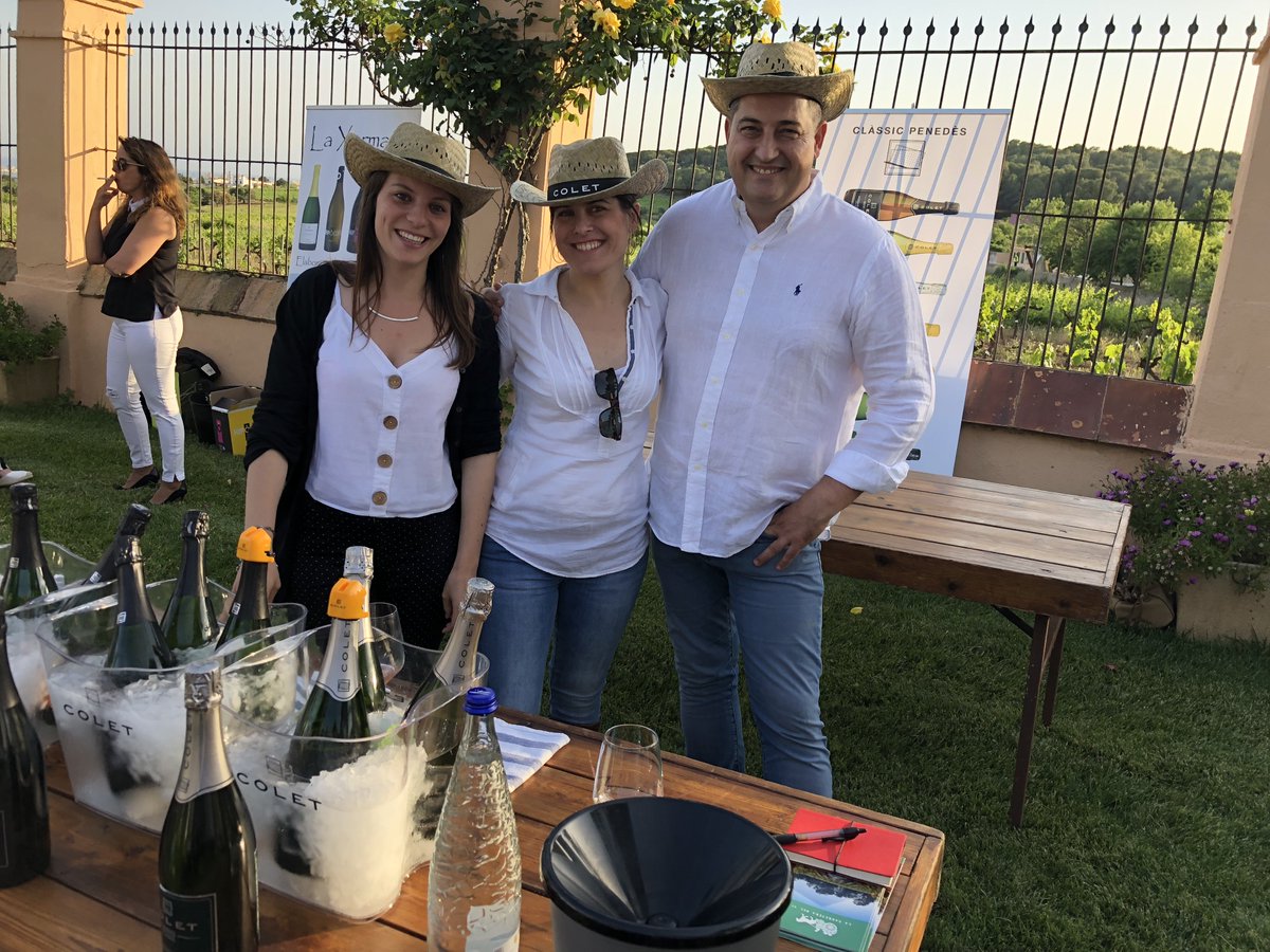 tastambllops's tweet image. #ColetWinery @ClassicPenedes a la 13a edició d #tastambllops. Ja són un imprescindible per la cita enològica de l'any i ens acompanyaran amb les bombolles + delicades i elegants... #Priorat @firadelvifalset Diss, 4 de maig a les 18h #winetasting #winefair #bubbles