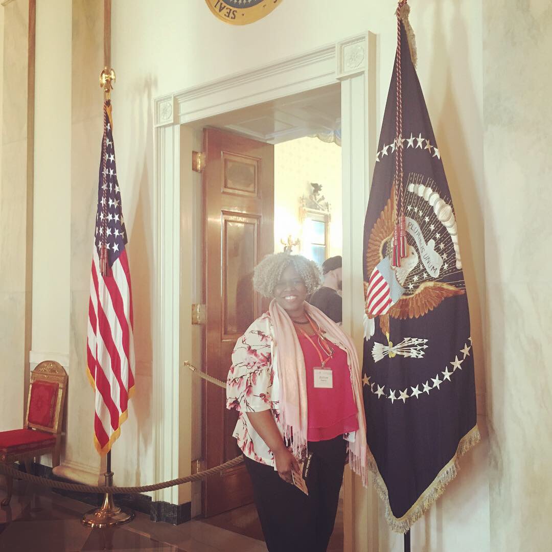 ZestlanSimmons's tweet image. Yesterday I was given the opportunity to meet with Senator @DougJones, and tour the White House. As I strolled through the East Wing, I  thought of the opulent palaces of Europe.
@BookerMagnet @AlabamaDeptofEd @MPSAL 
#alnbct @myAEA #spinningstrawintogold
#NTOY19 #ALTOY19